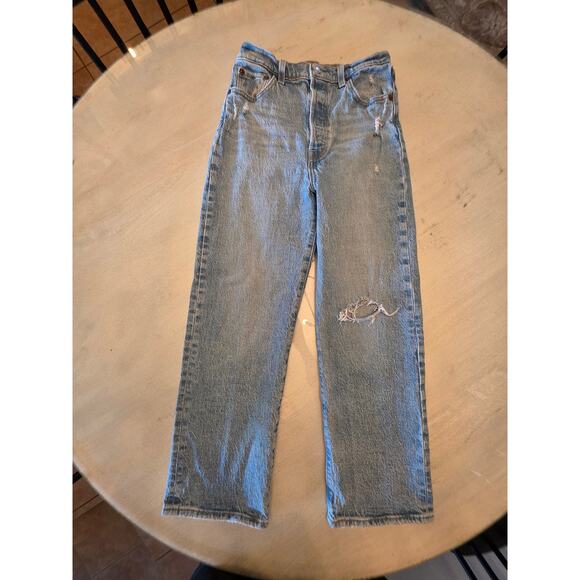 Levi's Premium Women's Ribcage Straight Ankle Denim Jeans SZ 26 Distressed - Picture 3 of 7